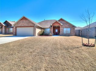 1312 Ridgeway Dr, Moore, OK 73160