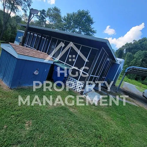 240 Penny Ln — Photo 2