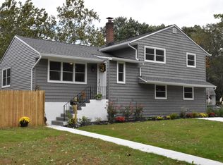 75 Stephenville Blvd, Red Bank, NJ 07701