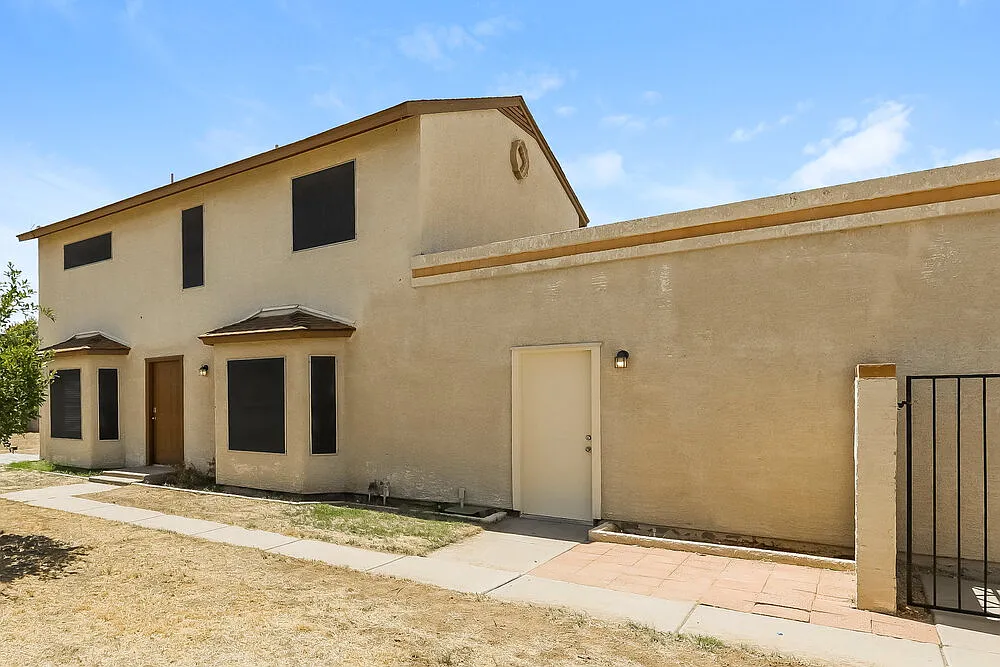 3 bed, 2.5 bath, 1593 sqft, $2,030 — Photo 4