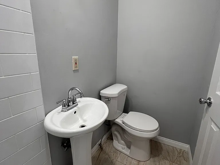 6601 Miramonte Blvd — Photo 40