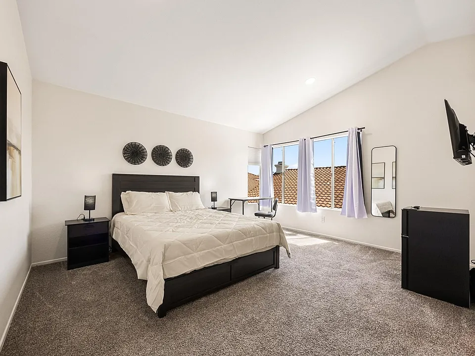 Willow Village Dr