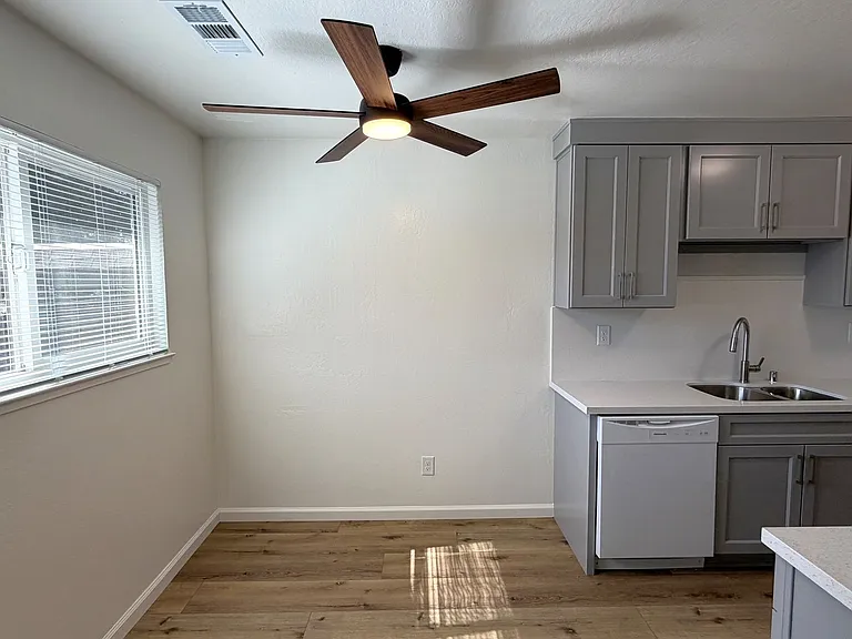 1680 Barrus Ave — Photo 6