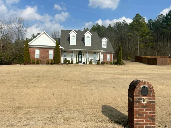 942 Twin Pines Cir, Tuscumbia, AL 35674