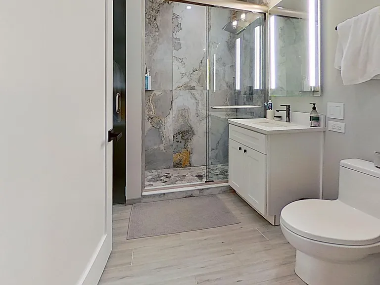 630 N State St #3N — Photo 2