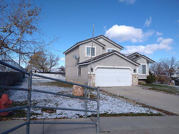 3rd image of 5222 W Parr Dr