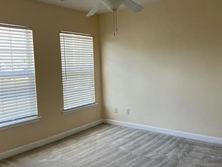 819 Terrell Dr — Photo 16