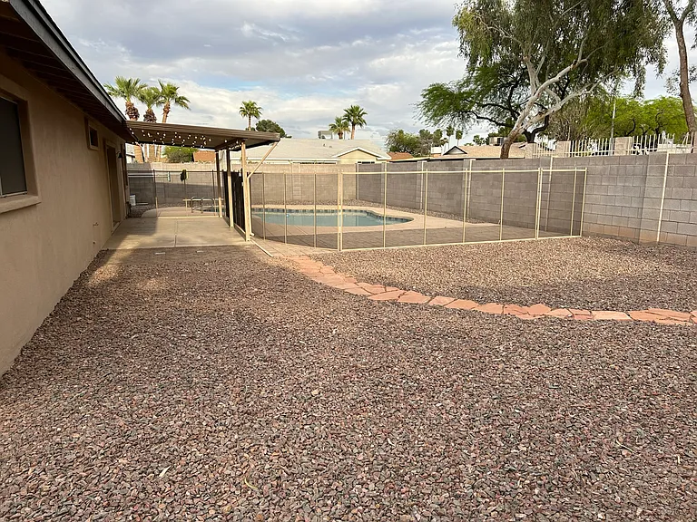 1989 E Dunbar Dr — Photo 15