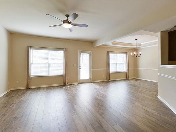 2nd image of 302 Alcovy Way