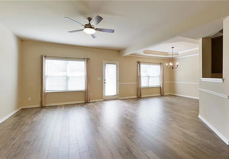 302 Alcovy Way — Photo 2
