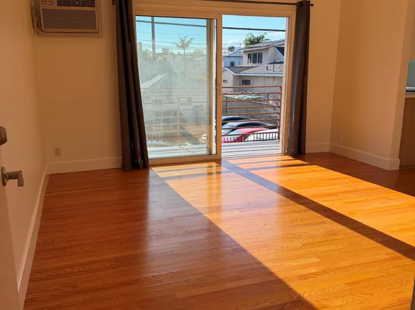 4443 Clayton Ave, Los Angeles, CA 90027