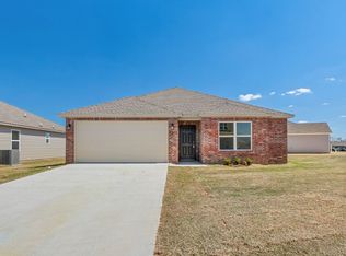2109 E Fennec St, Siloam Springs, AR 72761