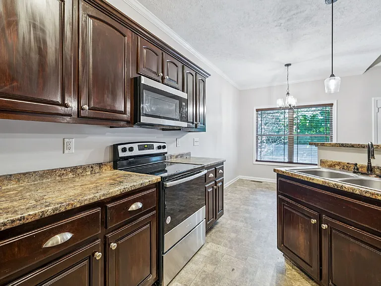 634 Hidden Valley Dr — Photo 26