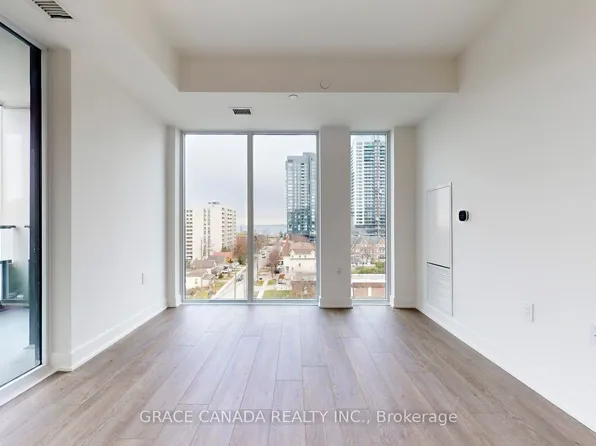 2088 James St #605, Burlington, ON L7R 0G7