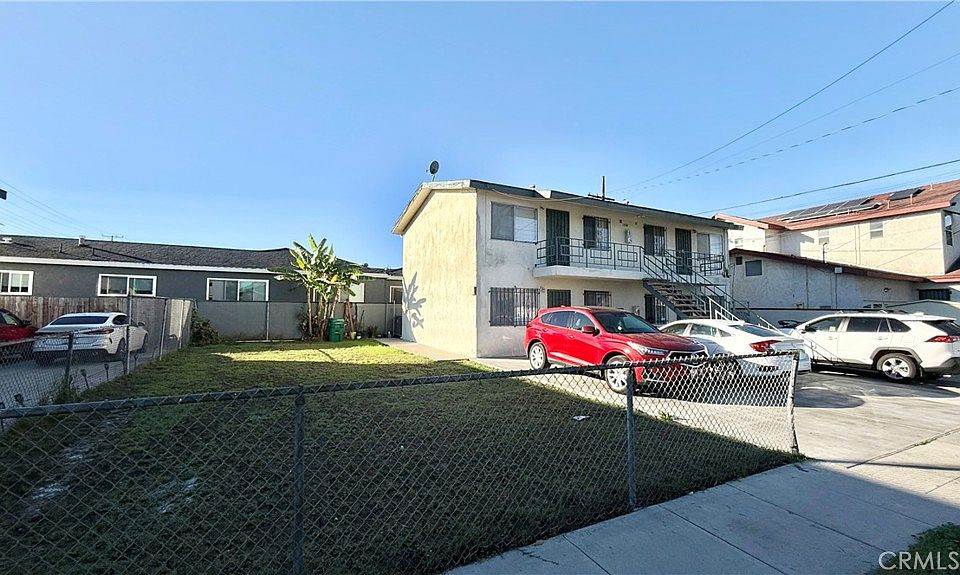 1st image of 1084 E 19th St