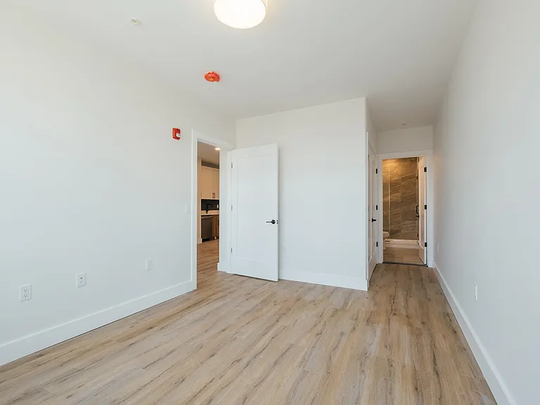 67 Dr Martin L King Blvd #103 — Photo 7