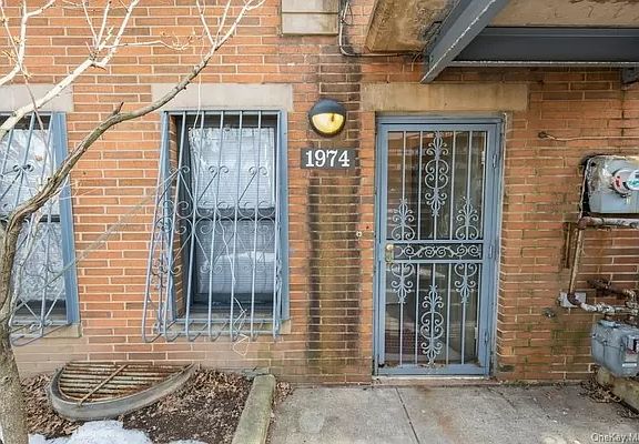 3rd image of 1974 Mapes Ave