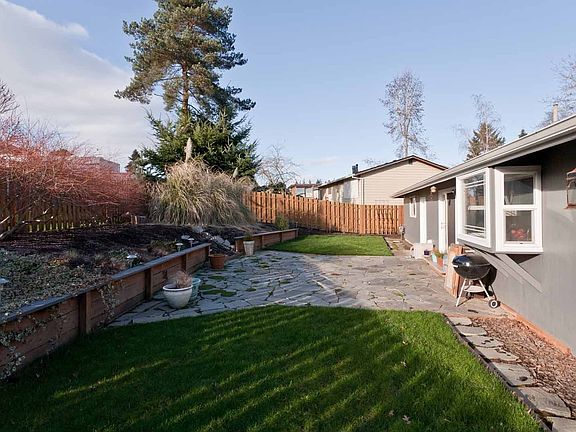 Flagstone Patio off living room