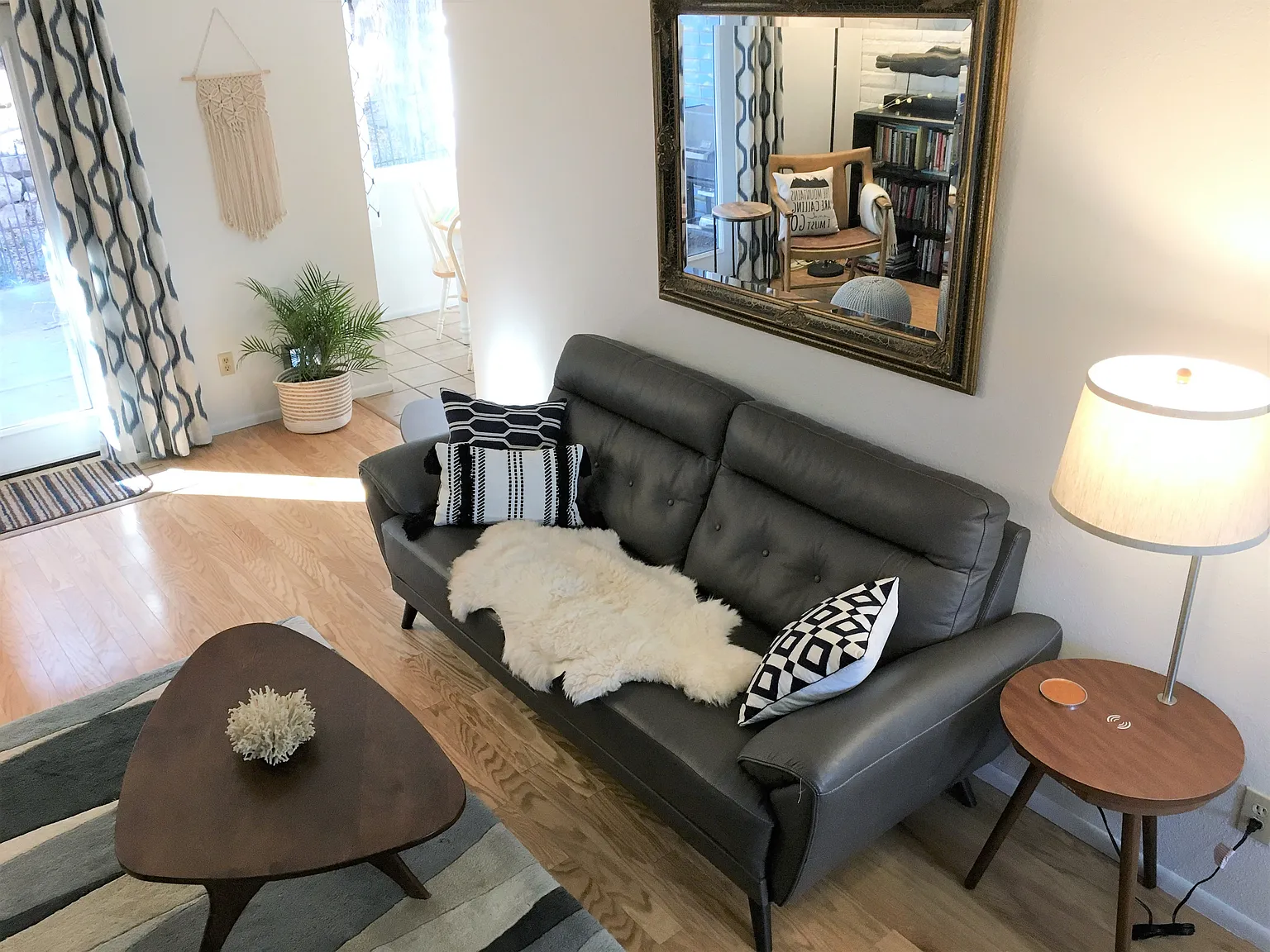 2 bed, 1.5 bath, 1140 sqft, $2,400 — Photo 3