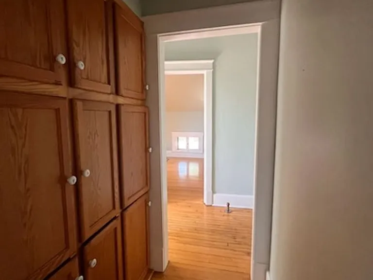 303 N Ashland Ave — Photo 3