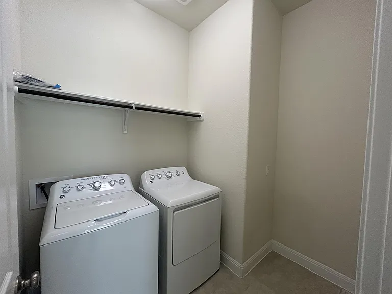 3005 Zelma Dr — Photo 13