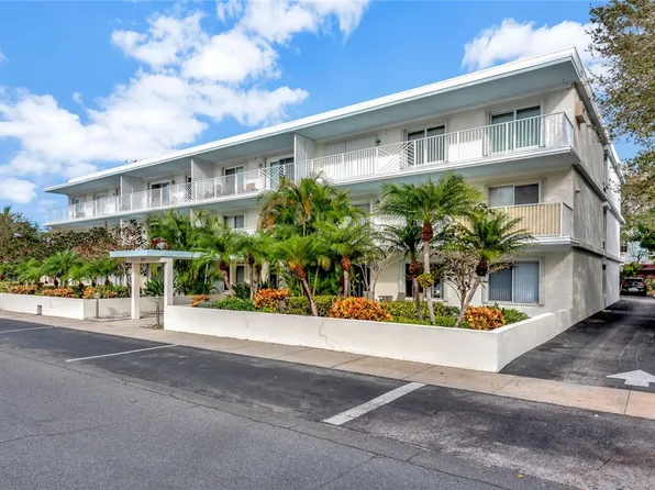 855 Dahlia Ln APT 304, Vero Beach, FL 32963