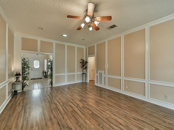 5th image of 622 Mistycreek Dr