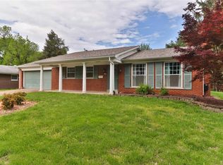 109 Williamsburg Dr, Belleville, IL 62221