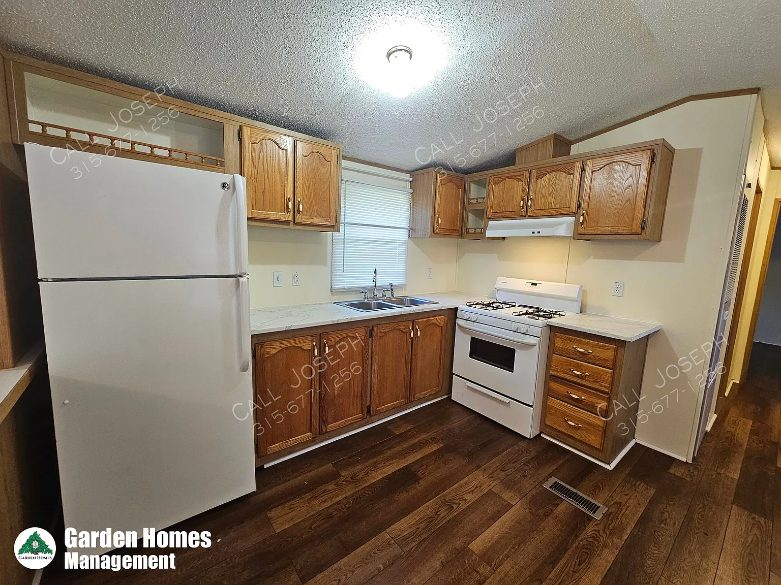 3 bed, 1.5 bath, 924 sqft, $1,460 — Photo 1