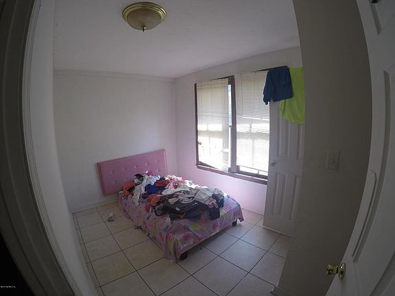 5th image of 850 Fernway St