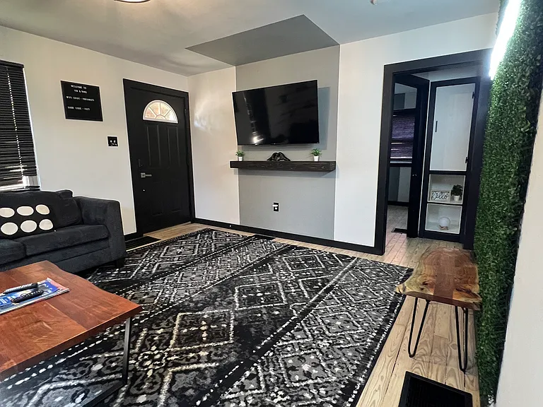 719 Washington Pl — Photo 6