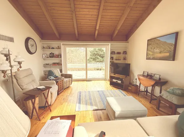 43 Woodland Trail UNIT 43, Teaticket, MA 02536