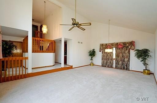 3rd image of 640 W Phlox Cir