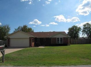 49 Town & Country Cir, Ardmore, OK 73401