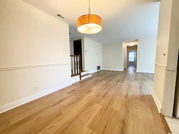 2nd image of 1322 Coventry Cir