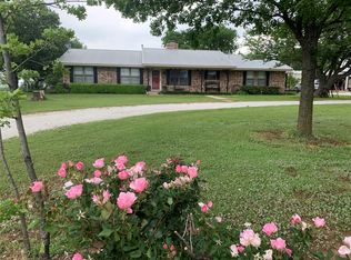 1325 W Fm 922, Valley View, TX 76272