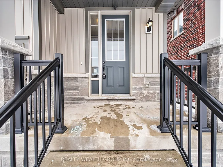 803 Griffin Trl — Photo 2