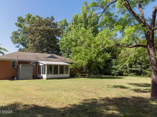 610 Cherokee Dr, Warner Robins, GA 31093