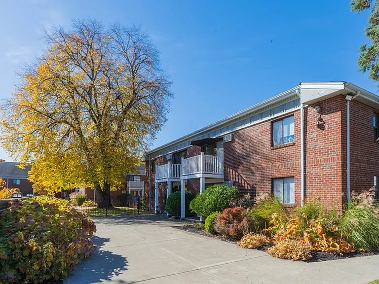 Princeton Green Apartments — Photo 43