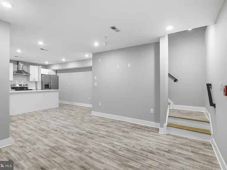 2500 N Mascher St #2 — Photo 1
