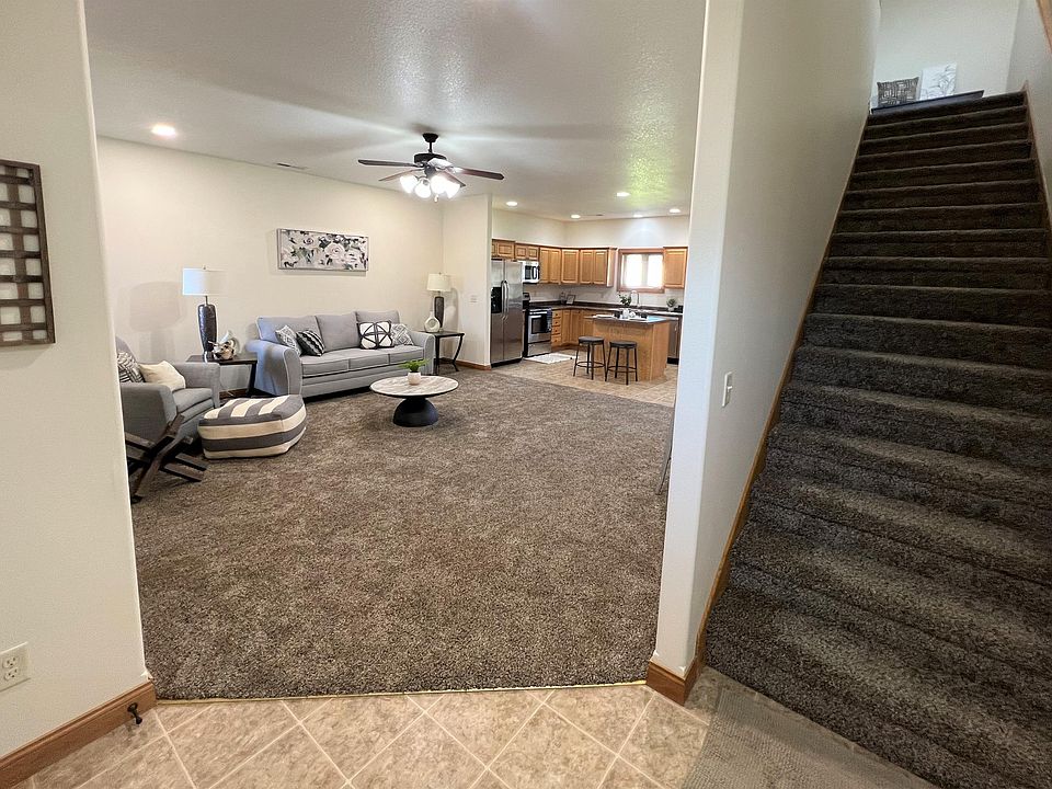 1915 10th Ave SE 6, Aberdeen, SD 57401 Zillow