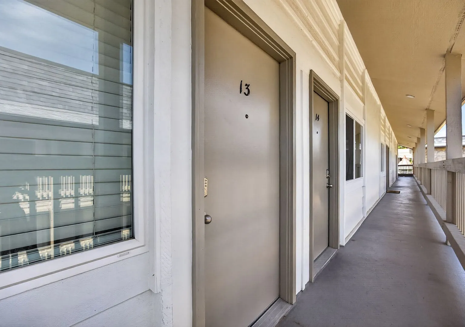 519 N Lincoln St — Photo 3