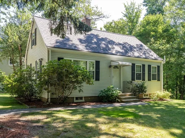 4 Doris Rd, Bedford, MA 01730