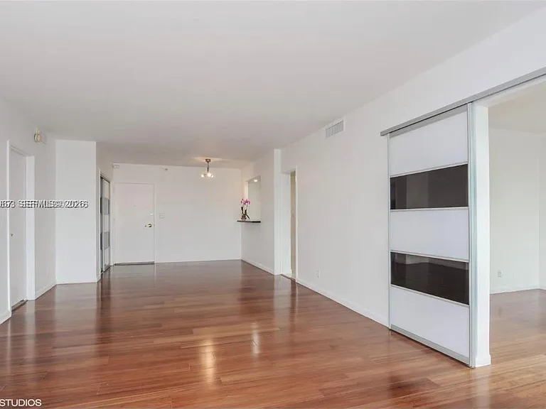 5700 Collins Ave #3H — Photo 13