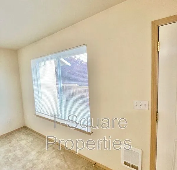 717 Cedar Ave #202 — Photo 5