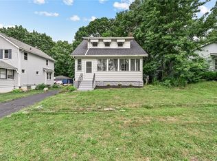 1595 Hillcrest St, Akron, OH 44314