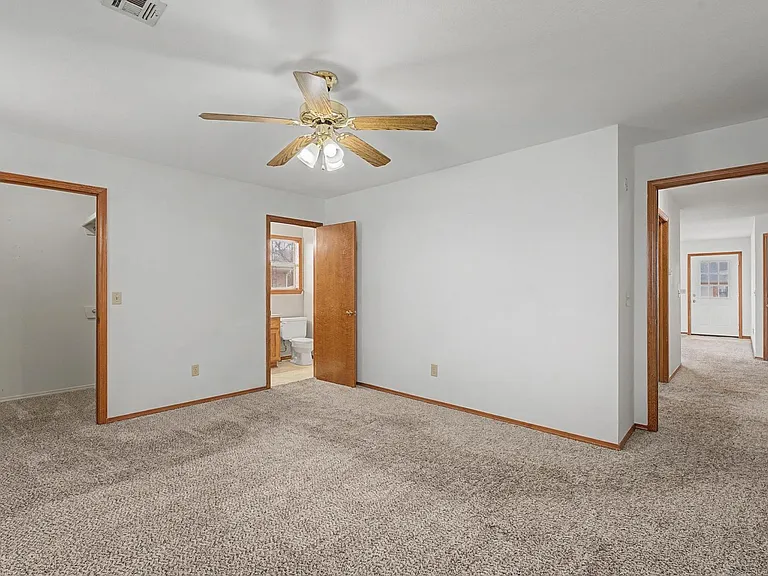 194 Hall Dr — Photo 13