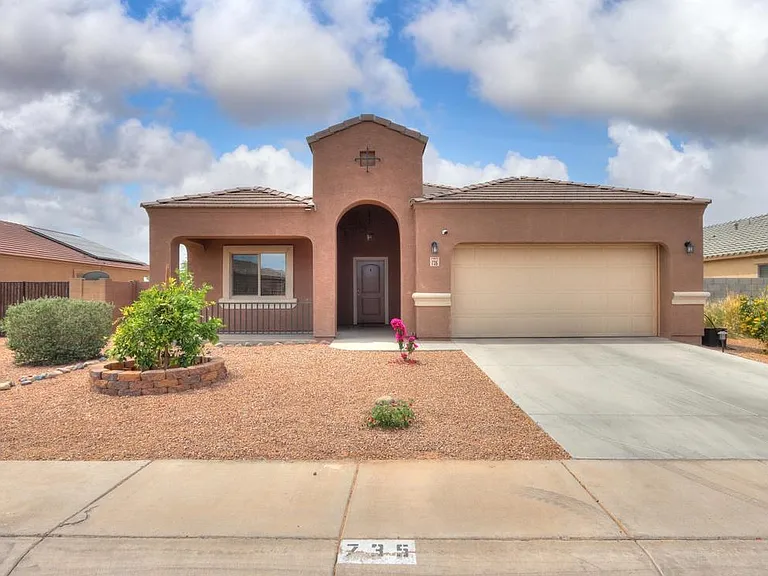 735 W Judi Dr — Photo 1