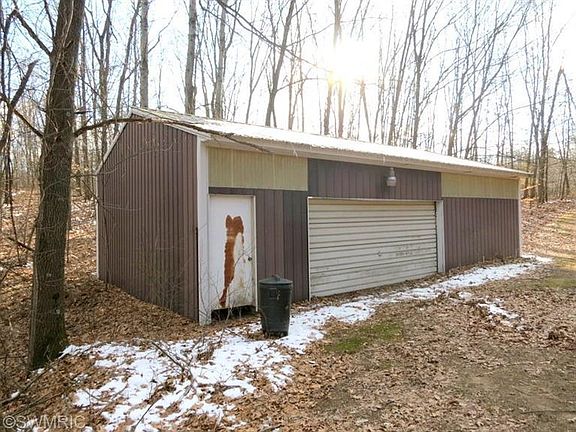 3rd image of 3688 Oak Meadow Ln SE
