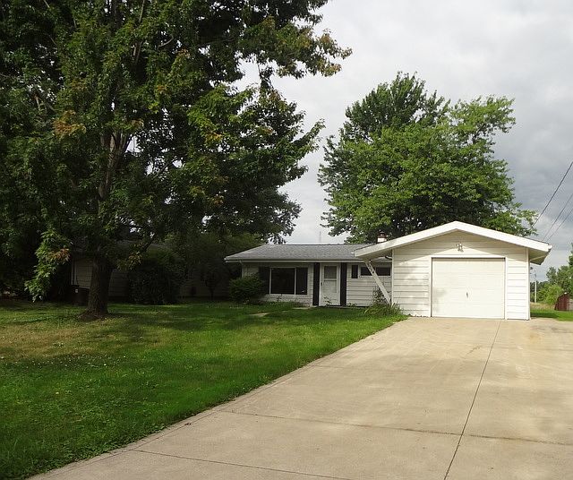 1st image of 9074 N Plaza Dr